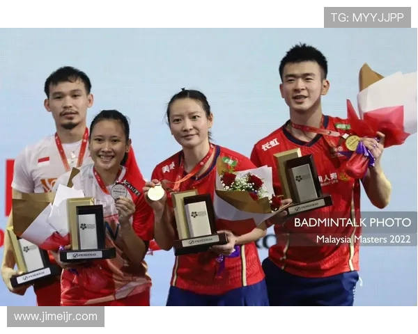 上海羽毛球队在大师赛中的团队协作与战术配合精彩点评